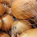 Cum să transformăm cojile de ceapă obișnuite într-un fertilizator puternic: rețeta uitată a bunicilor noastre cum-sa-transformam-cojile-de-ceapa-obisnuite-intr-un-fertilizator-puternic.jpg