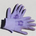 De ce ai nevoie de o mănușă de cauciuc și de o minge de tenis: ajutoare de curățenie non-evidente de-ce-ai-nevoie-de-o-manusa-de-cauciuc-si.jpg