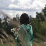 De ce ascundem emoțiile reale: prețul unei măști în relațiile apropiate de-ce-ascundem-emotiile-reale-pretul-unei-masti-in-relatiile.jpg