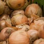 De ce ceapa nu vă va mai face să plângeți: mici trucuri pentru gătit mare de-ce-ceapa-nu-va-va-mai-face-sa-plangeti.jpg