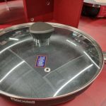 De ce trebuie să calcinați o tigaie nouă: un ritual care creează o adevărată suprafață antiaderentă de-ce-trebuie-sa-calcinati-o-tigaie-noua-un-ritual.jpg